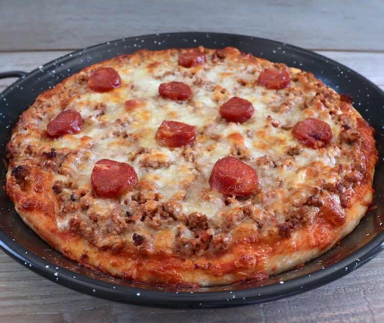 meat-chourico-pizza-03-9704071
