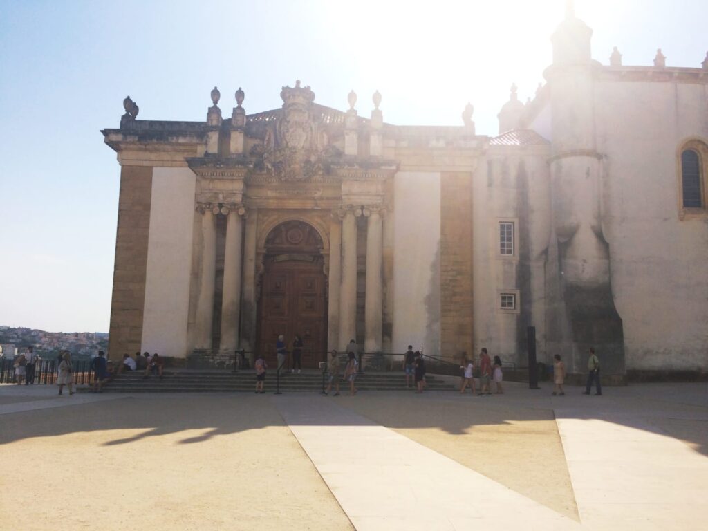 пасодассколас-университет-посетителькоимбра-португалия-туризм