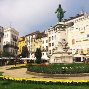largodaportagem-statue-joaquimantóniodeaguiar-visitercoimbra-portugal-tourisme