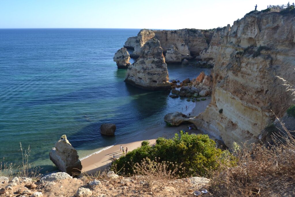 visit-portima-algarve-portugal-beach-cliff-portugal-tūrisms