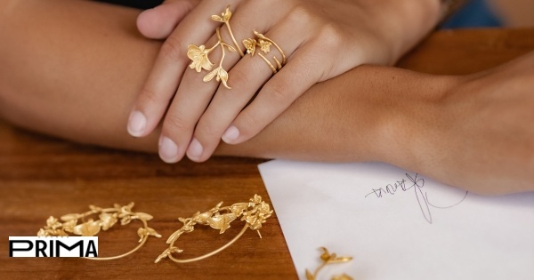 Cata Vassalo and Rita Patrocínio together in a collection of jewelry about friendship