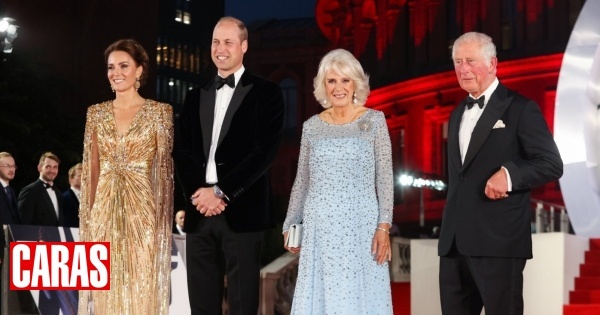 Els reis Carles III i Camilla posen al costat dels prínceps de Gal·les en una foto oficial amb detalls insòlits