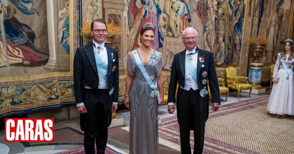 בחוסר משקל מתכנסת משפחת המלוכה השוודית לארוחת ערב חגיגית בארמון המלכותי בשטוקהולם