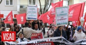 des-travailleurs-de-trois-hopitaux-du-quartier-de-lisbonne-manifestent