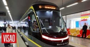le-premier-des-18-nouveaux-wagons-du-metro-do-porto