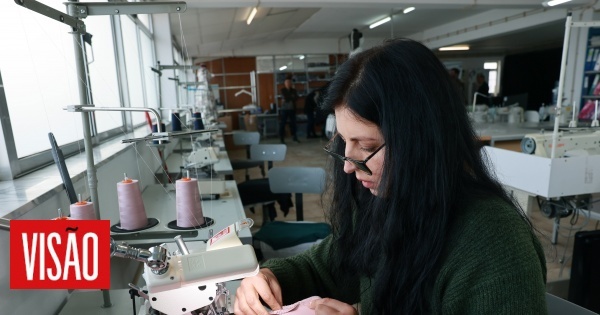 les-textiles-ukrainiens-ont-amene-des-couturieres-et-des-machines